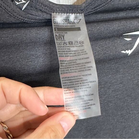 Gymshark Women’s black cropped stretchy long sleeve workout‎ top size small - Picture 3 of 4